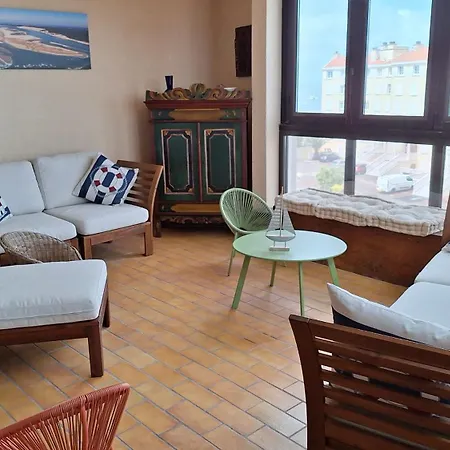 Vaste Avec Vue Sur Le Port De Plaisance Apartamento