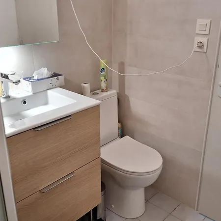 Vaste Avec Vue Sur Le Port De Plaisance *