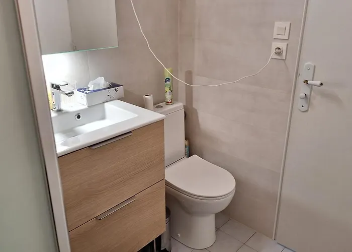 Vaste Avec Vue Sur Le Port De Plaisance *