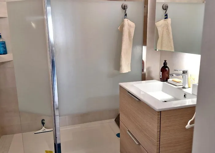 Vaste Avec Vue Sur Le Port De Plaisance Arcachon